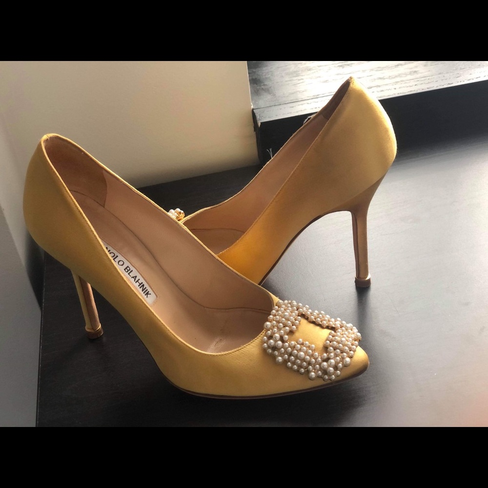 Manolo Blahnik [Limited Edition Hangisi Pearls]